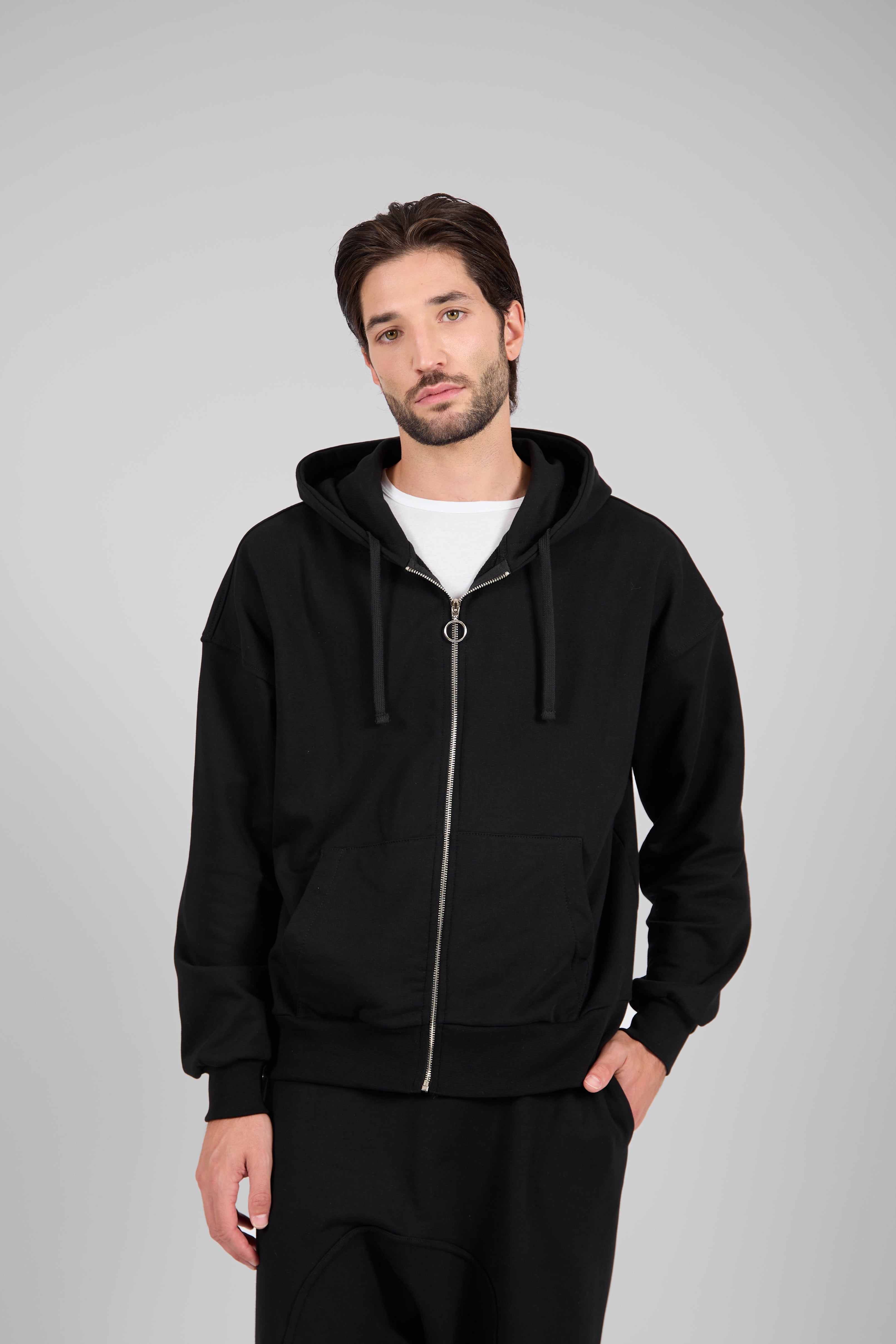 IN-BLACK ZIP-UP HOODIE – Felpa con cappuccio e zip