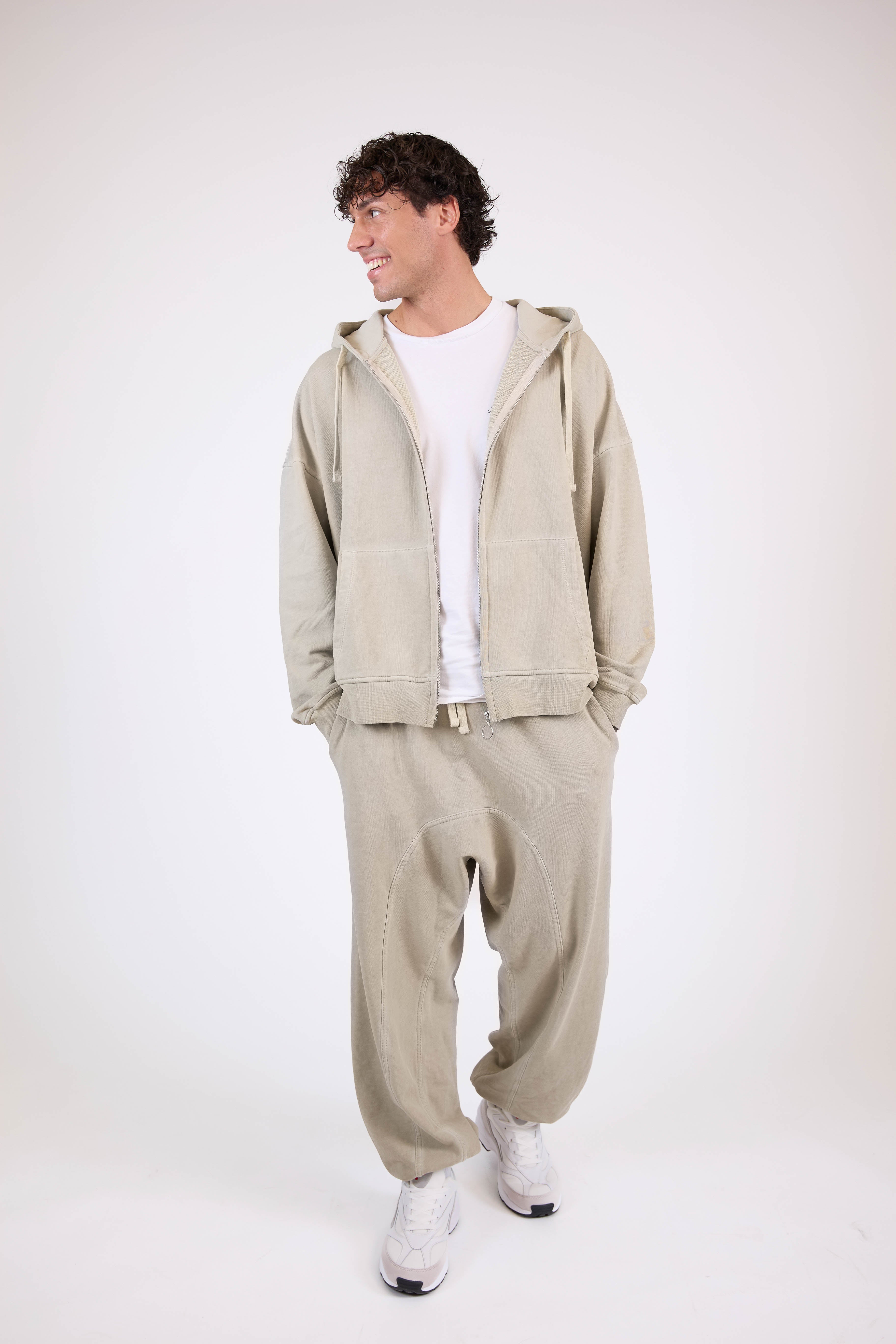 BLACKOUT ZIP-UP HOODIE – Zip-up hoodie