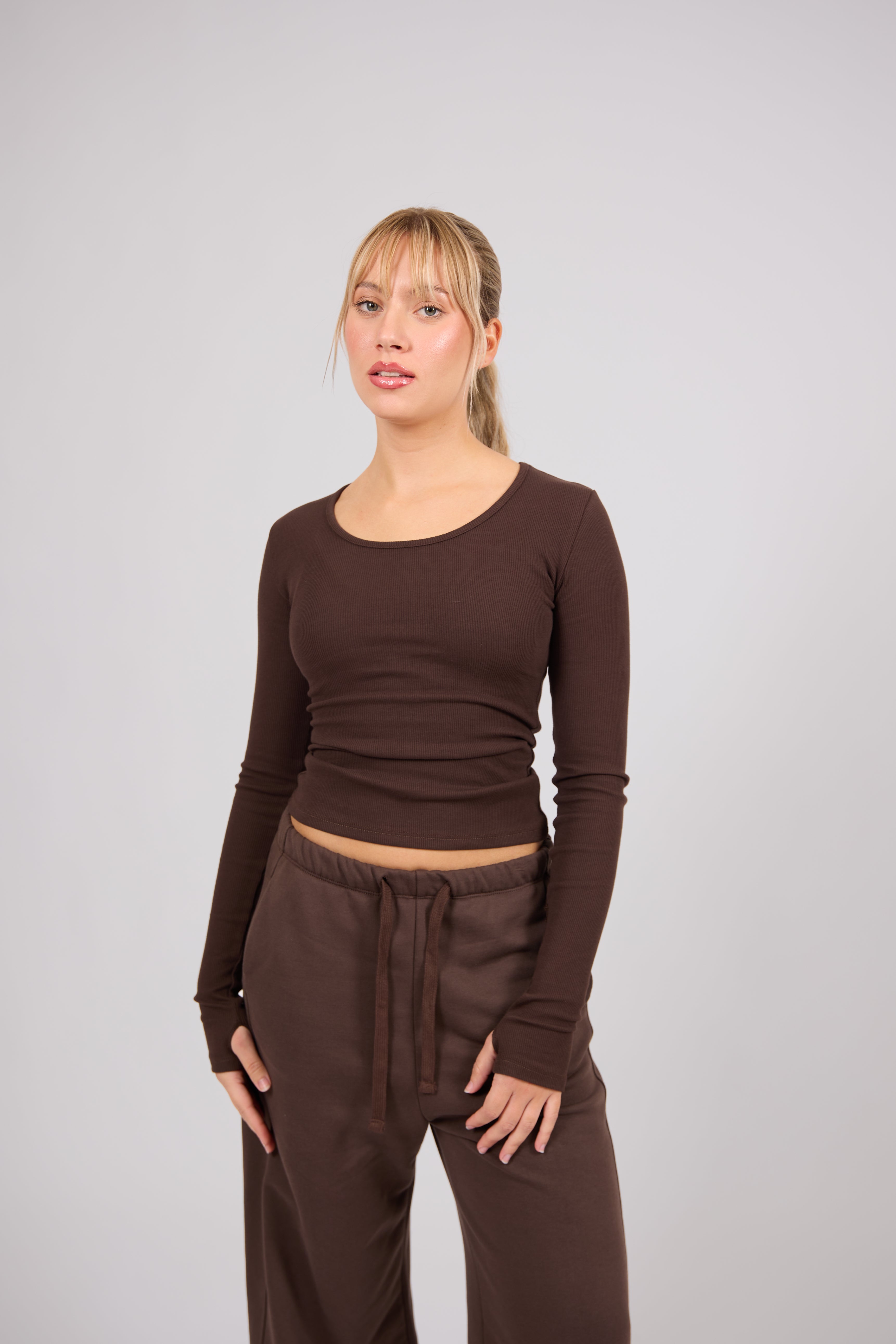 ECLIPSE – Maglia a costine con dettaglio pollice