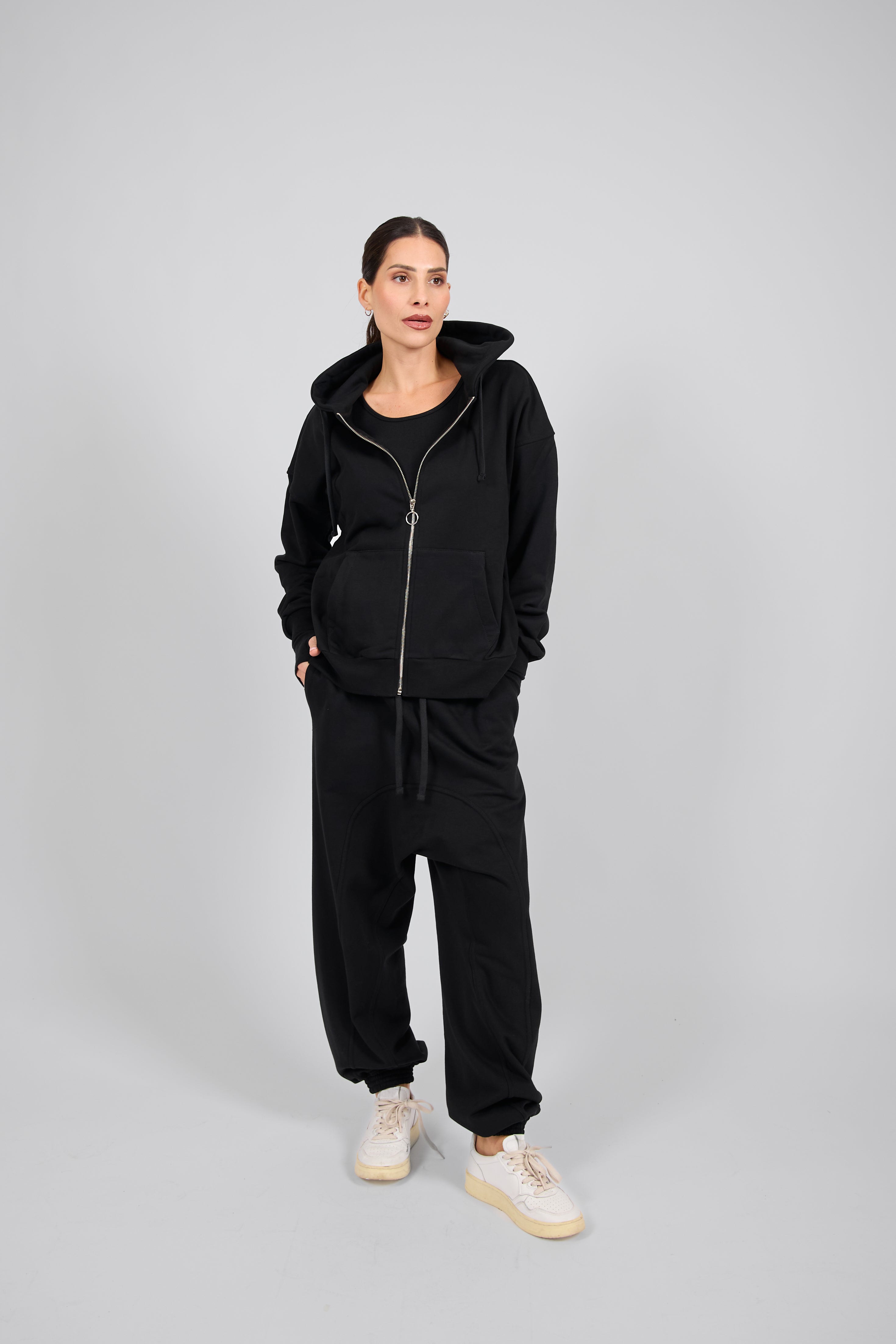 IN-BLACK ZIP-UP HOODIE – Felpa con cappuccio e zip